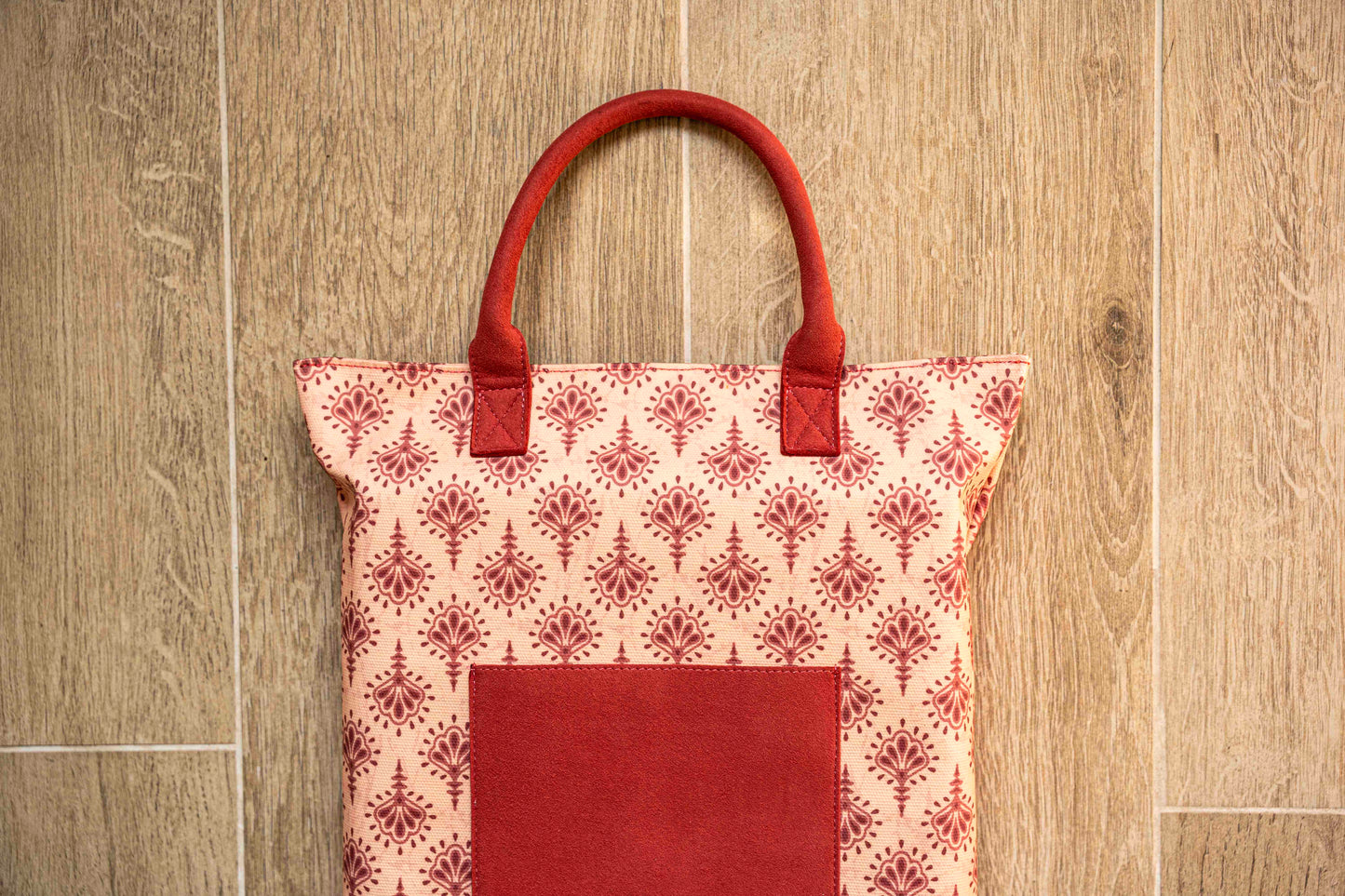 Bathtime Kneeler - Damson Red