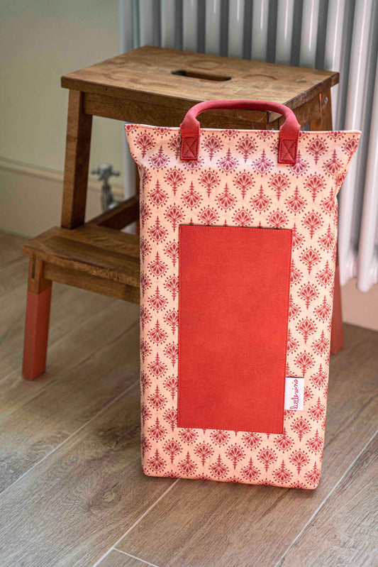 Bathtime Kneeler - Damson Red