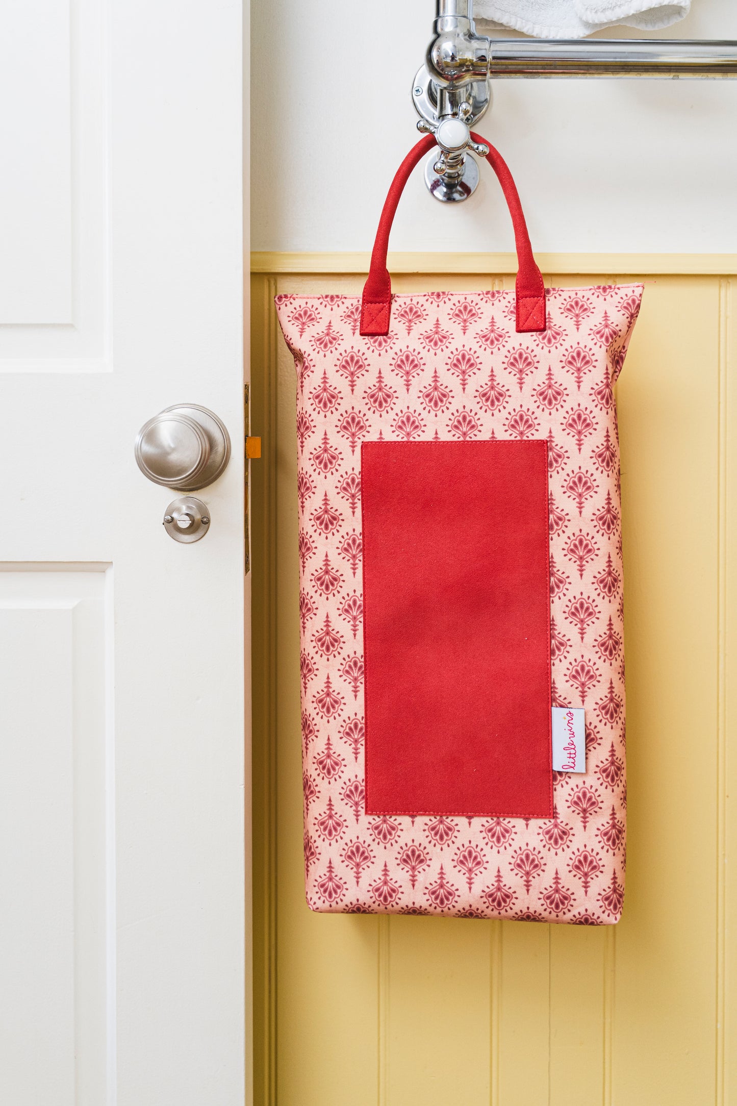 Bathtime Kneeler - Damson Red